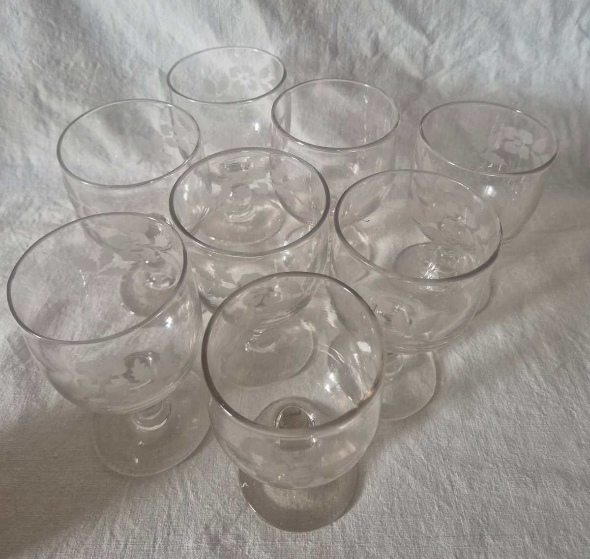 Série de huit verres ballon gravés de fleurs du XIXème siècle -photo-3