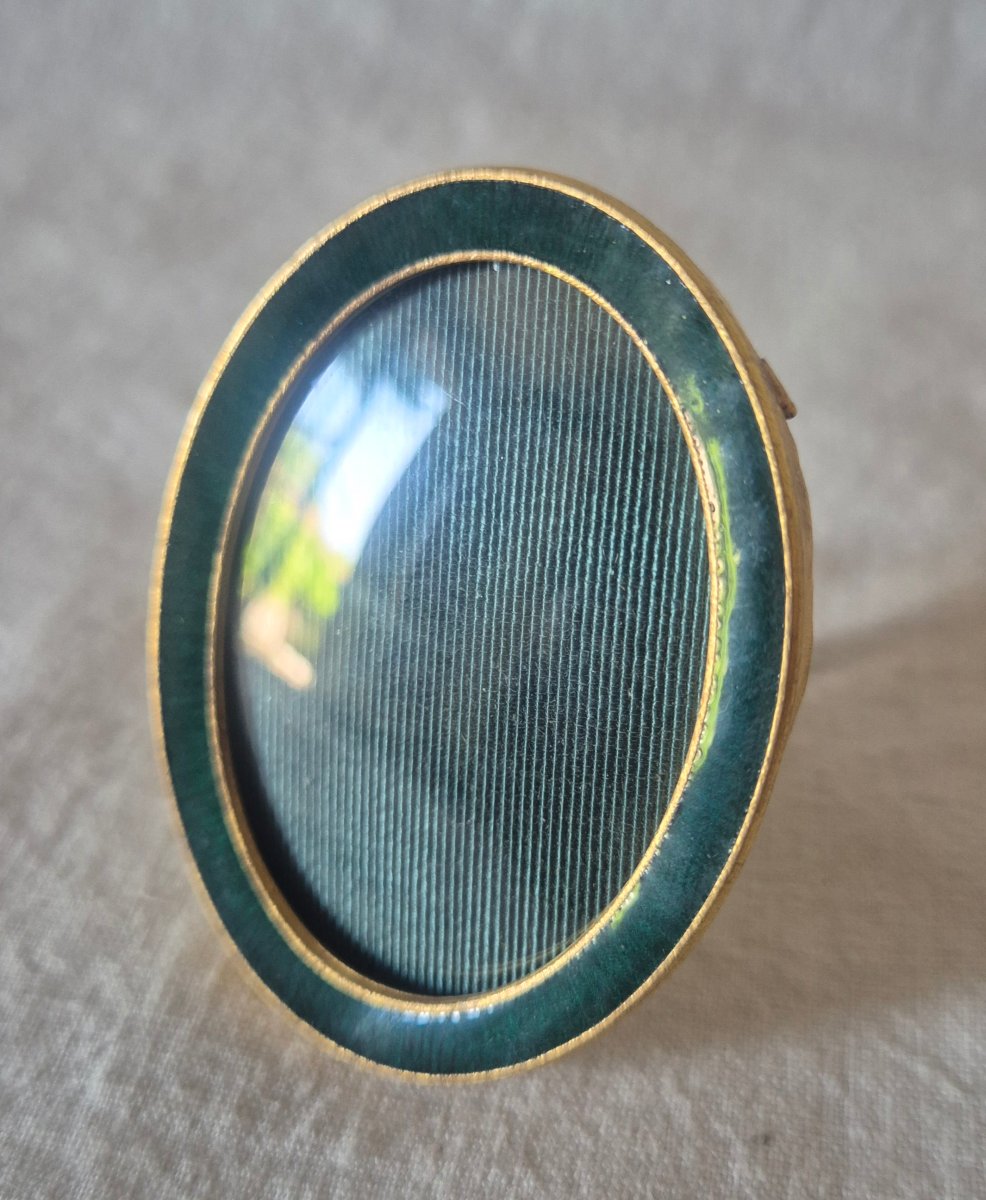 Oval Medallion Photo Frame In Gold-plated Bronze With Green Enamel 