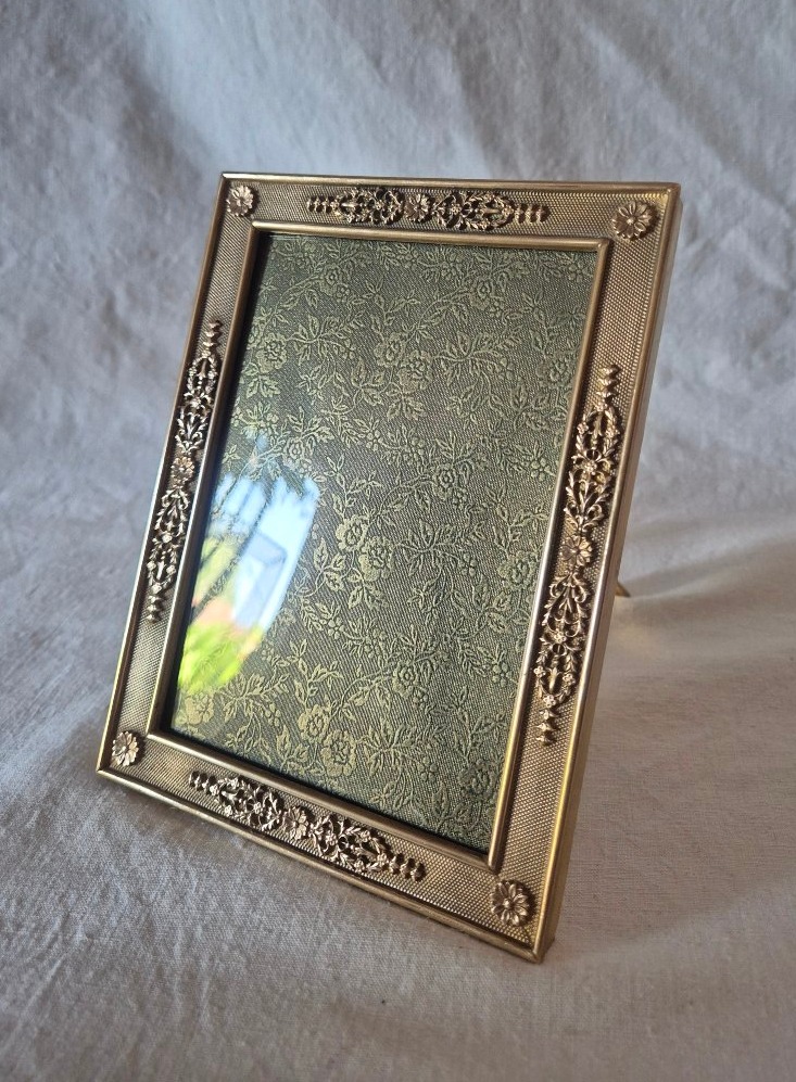 Cadre photo de style Empire en bronze doré du XIXème siècle 
