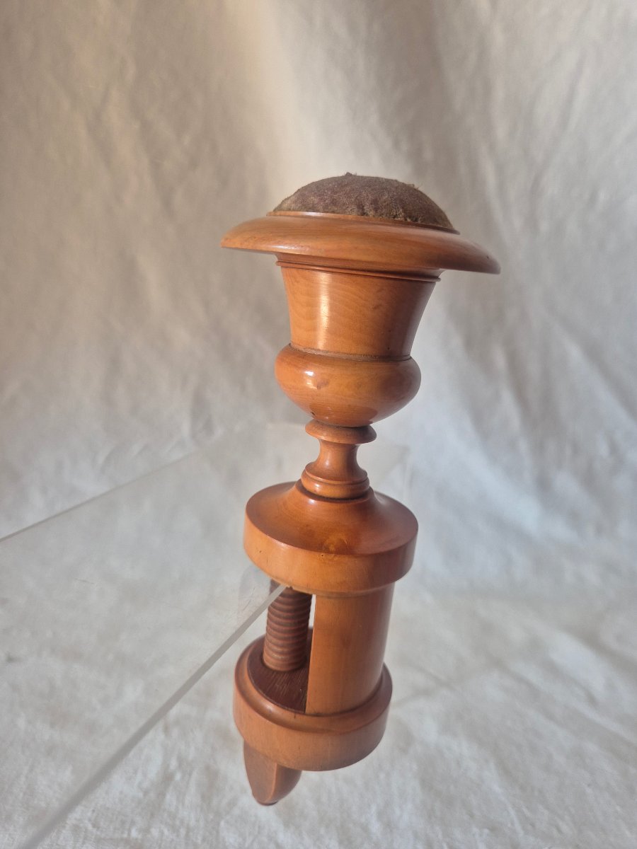 Couture Special: 19th-century Turned Boxwood Needle Case And Dice Holder -photo-2