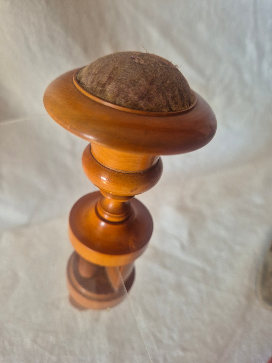 Couture Special: 19th-century Turned Boxwood Needle Case And Dice Holder -photo-2