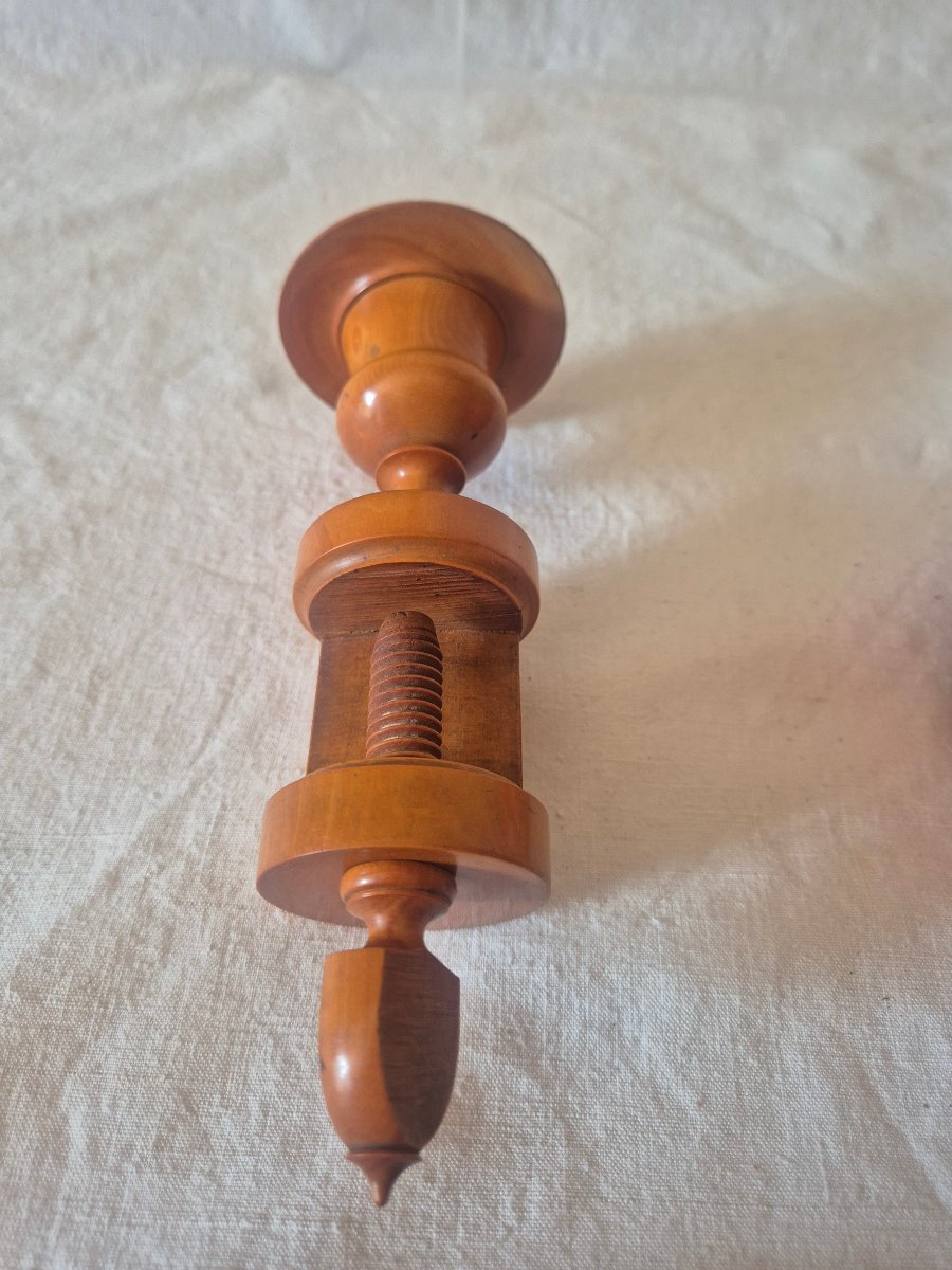 Couture Special: 19th-century Turned Boxwood Needle Case And Dice Holder -photo-7