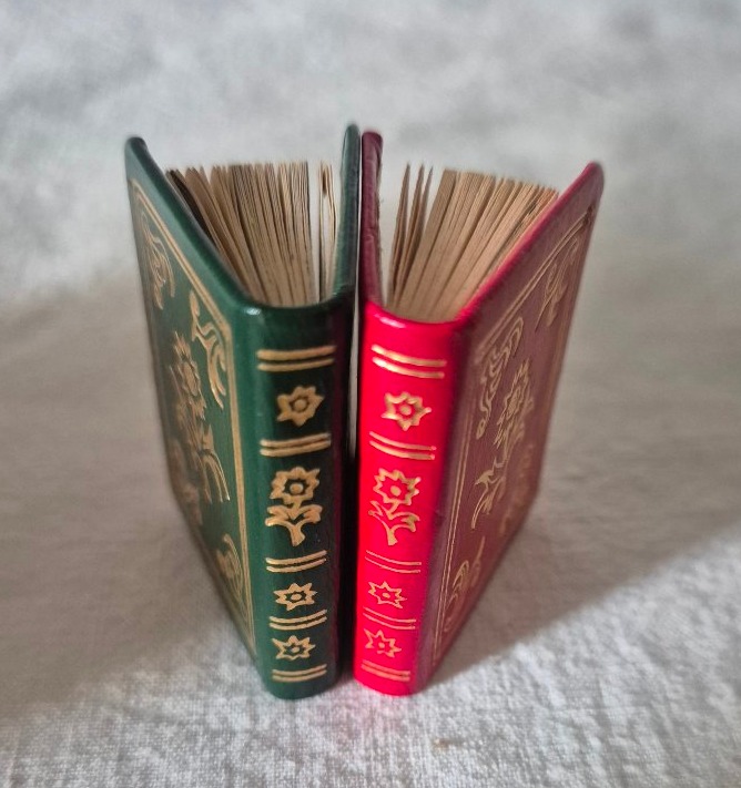 2 livres miniatures  en cuir 4.5 x 3.5 cm de 1966 sur le Périgord et sur sa gastronomie-photo-6