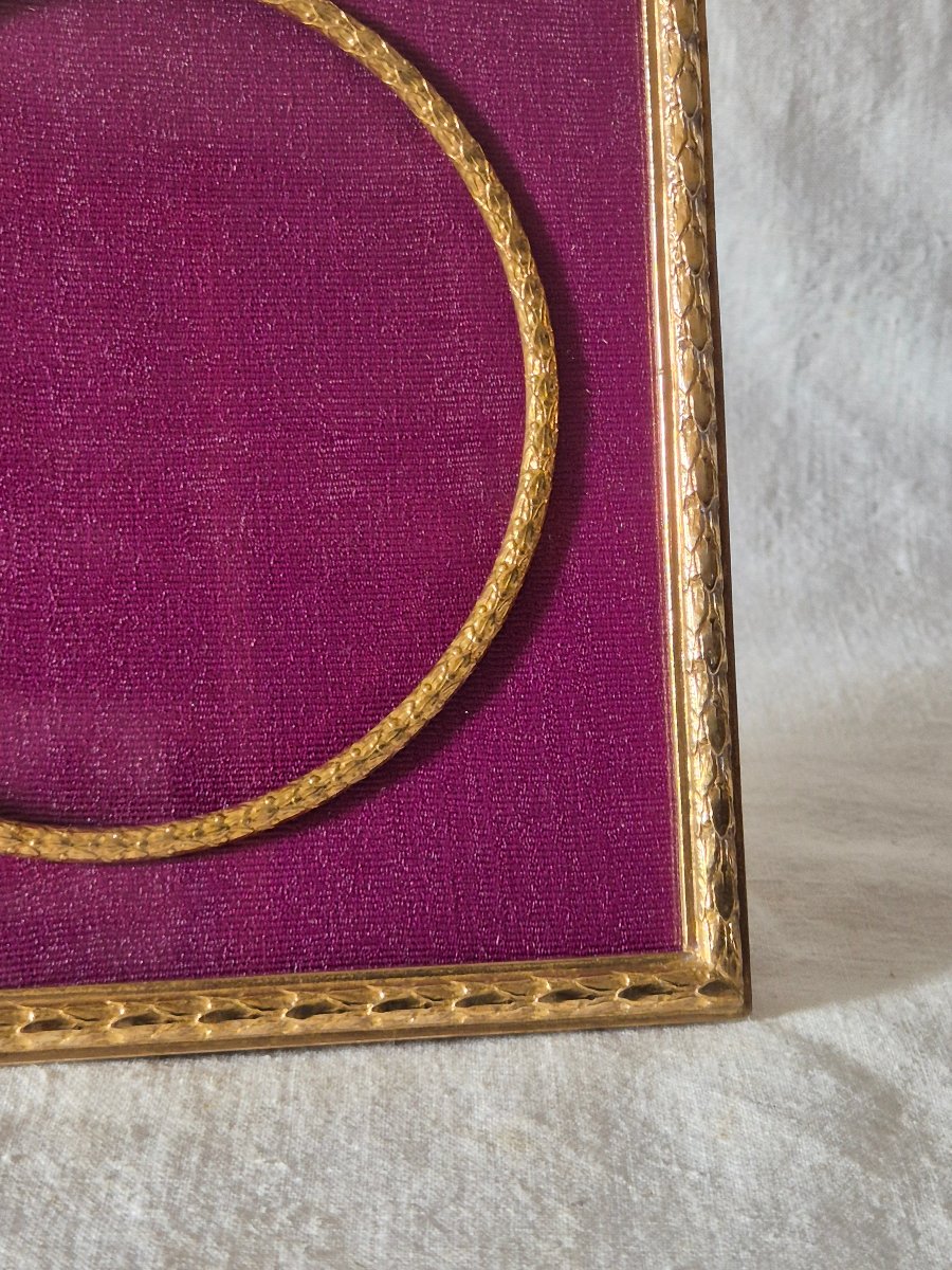 Square, Gold-plated Bronze Photo Frame With A Round Opening And A Marie Louise-style Moiré Finish-photo-3