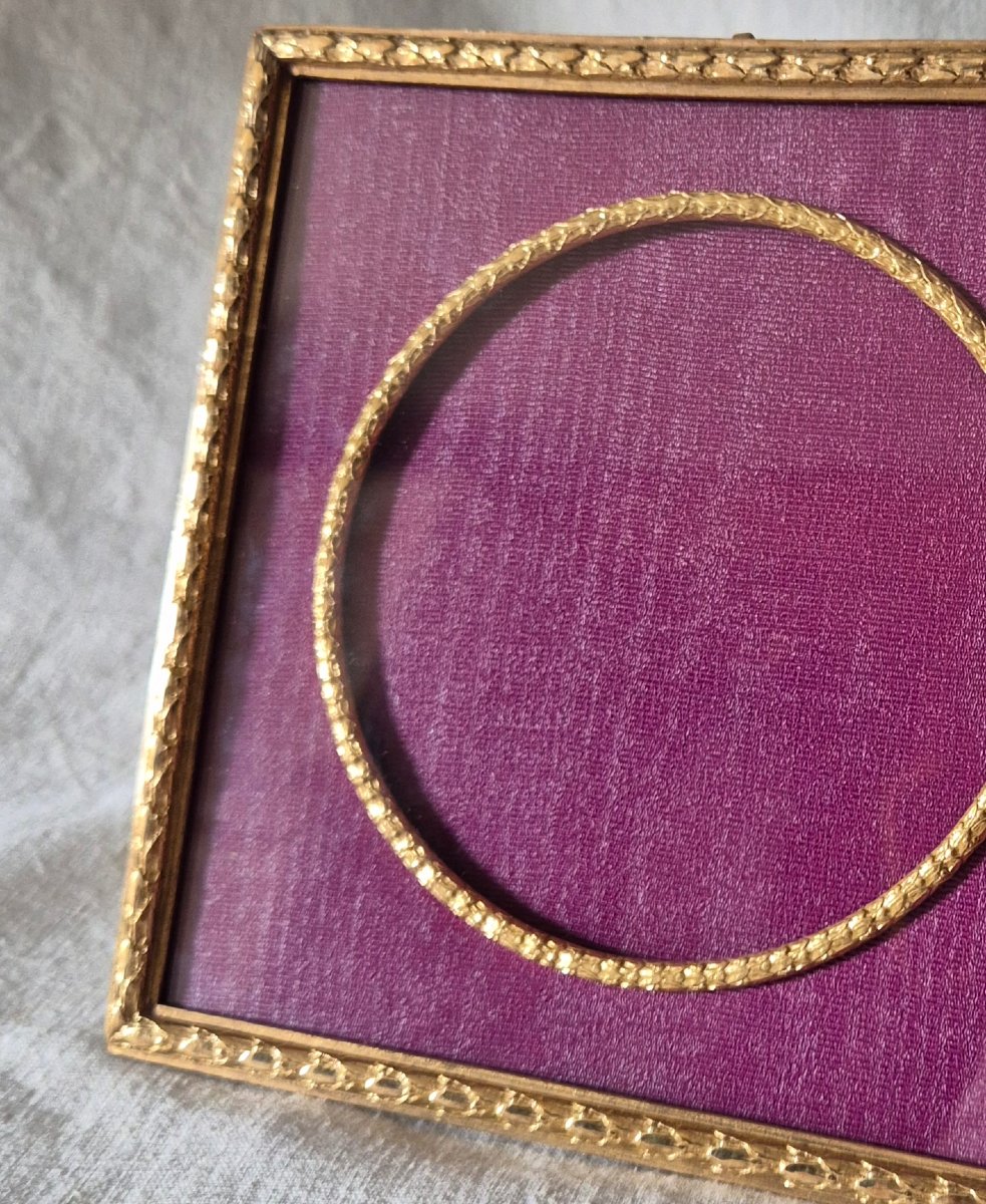 Square, Gold-plated Bronze Photo Frame With A Round Opening And A Marie Louise-style Moiré Finish-photo-4