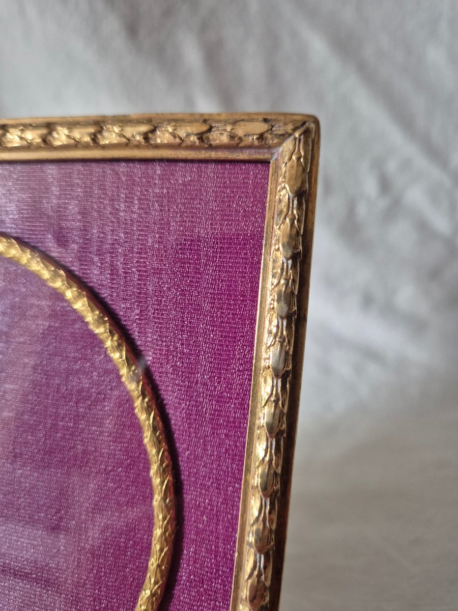 Square, Gold-plated Bronze Photo Frame With A Round Opening And A Marie Louise-style Moiré Finish-photo-1