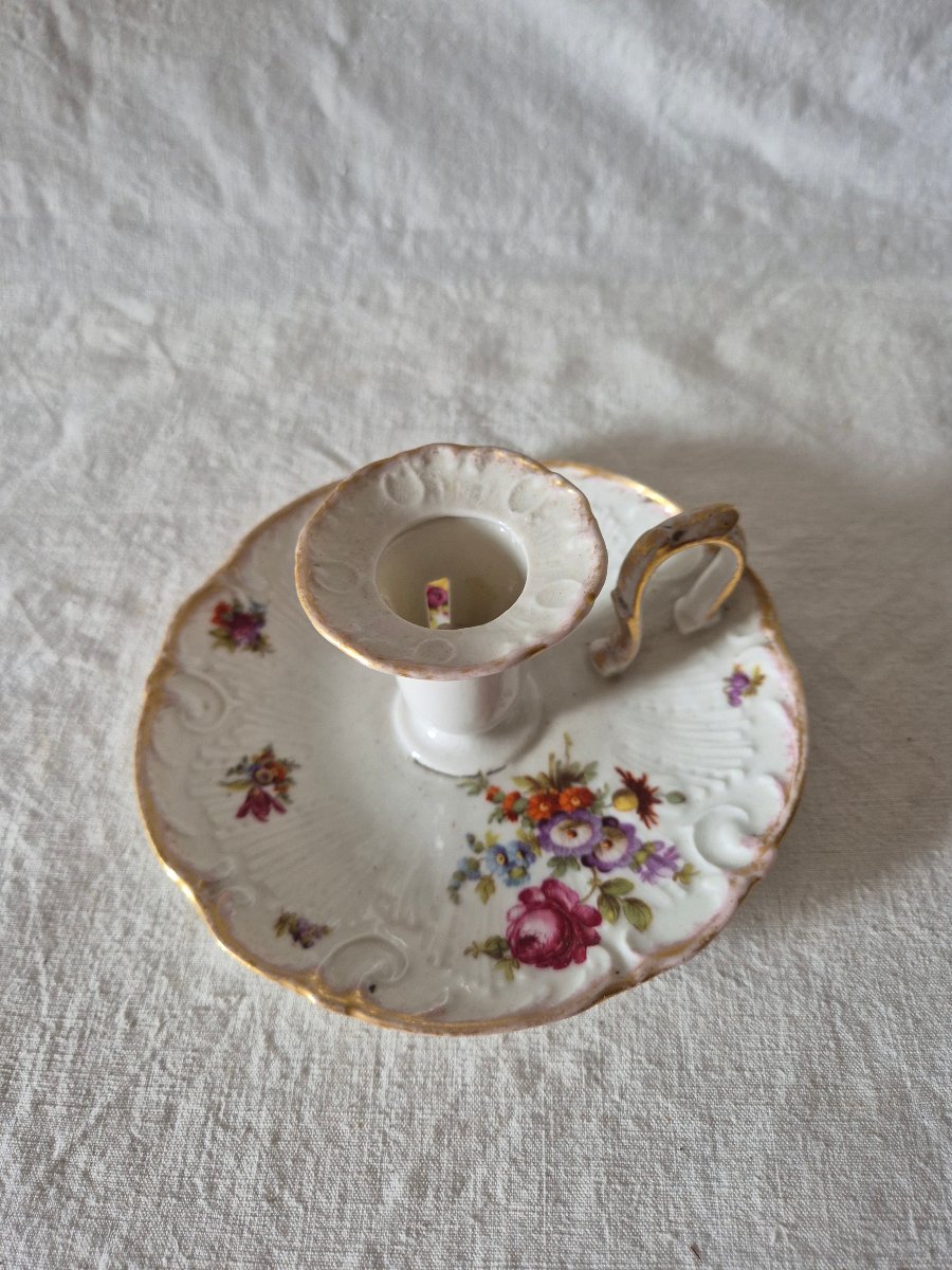 Bougeoir à main de chevet en porcelaine de style Louis XV décor fleuri. -photo-4