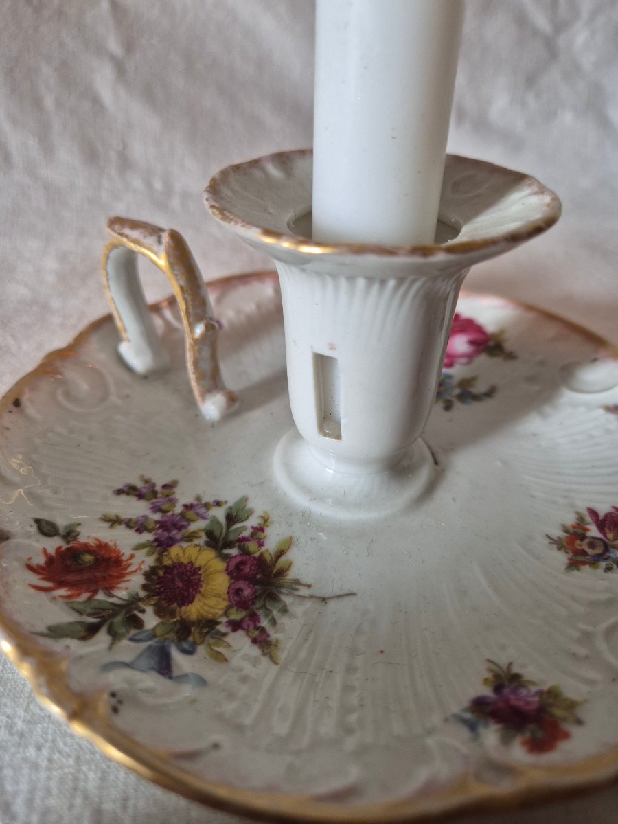 Bougeoir à main de chevet en porcelaine de style Louis XV décor fleuri. -photo-2