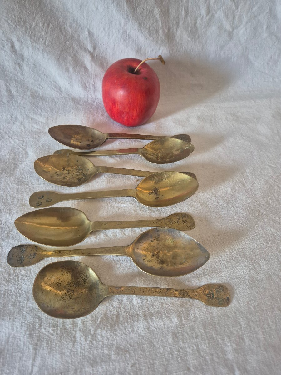 Set Of Eight 18th-century Convent Dining Spoons -photo-2
