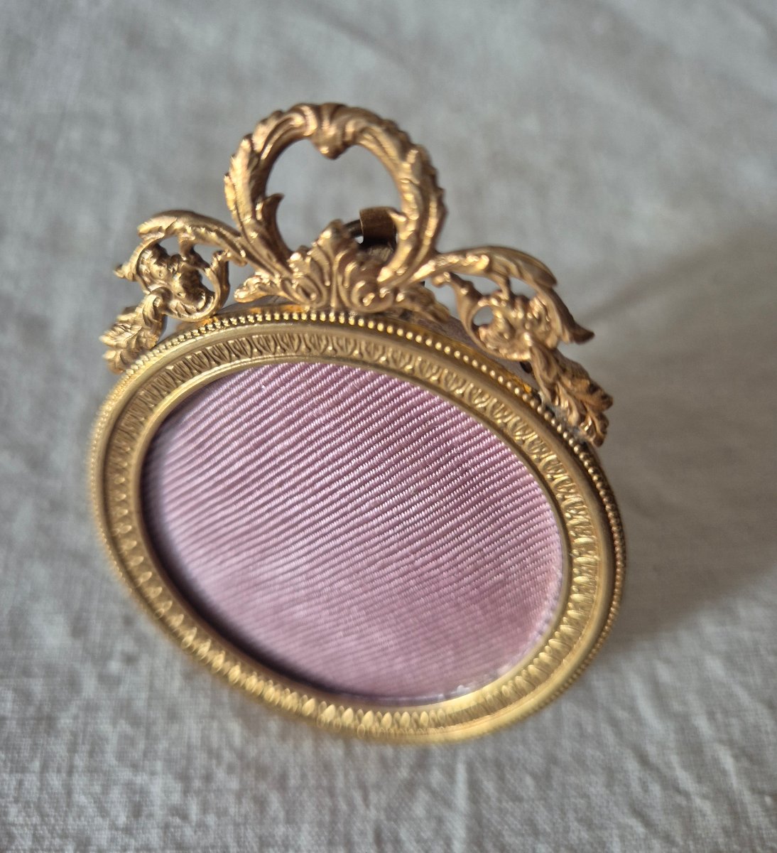 Small Round Medallion-style Napoleon III Photo Frame With Its Original Convex Glass -photo-3
