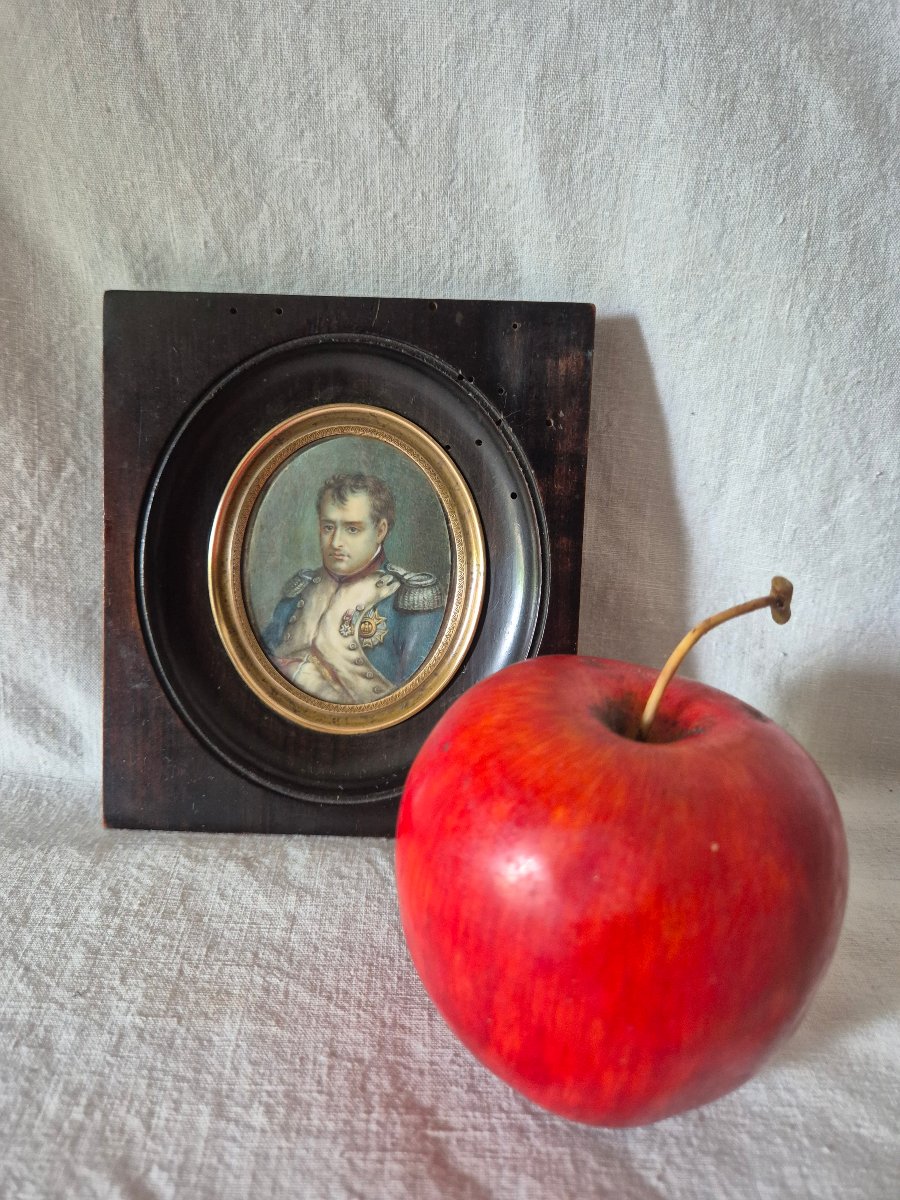 Miniature ovale de Napoléon Bonaparte dans son cadre en bois du XIXème siècle -photo-2