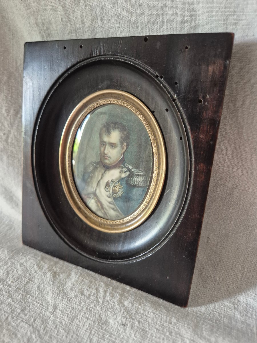 Miniature ovale de Napoléon Bonaparte dans son cadre en bois du XIXème siècle -photo-3