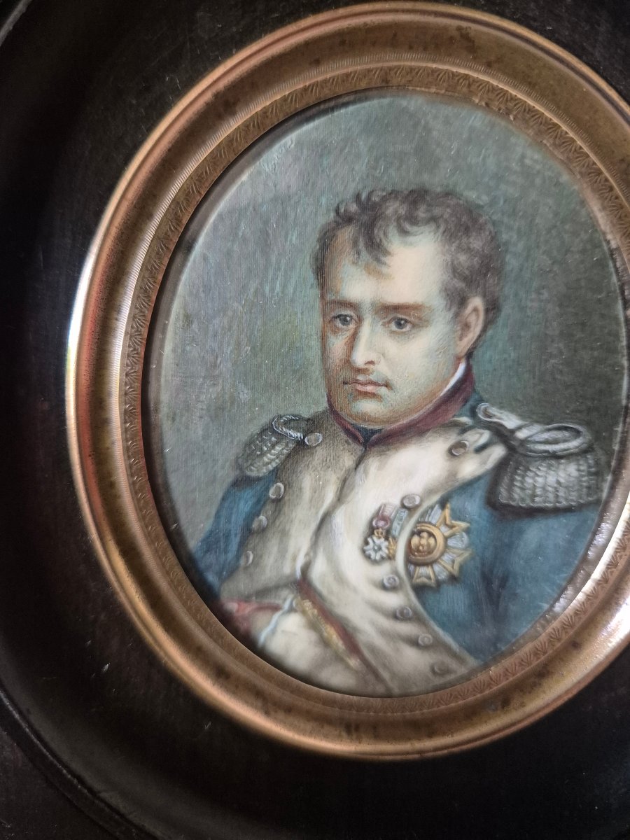 Miniature ovale de Napoléon Bonaparte dans son cadre en bois du XIXème siècle -photo-2