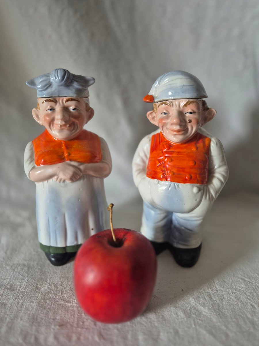2 Anthropomorphic Bottles Depicting A Couple Of Simple-looking Farmers-photo-2