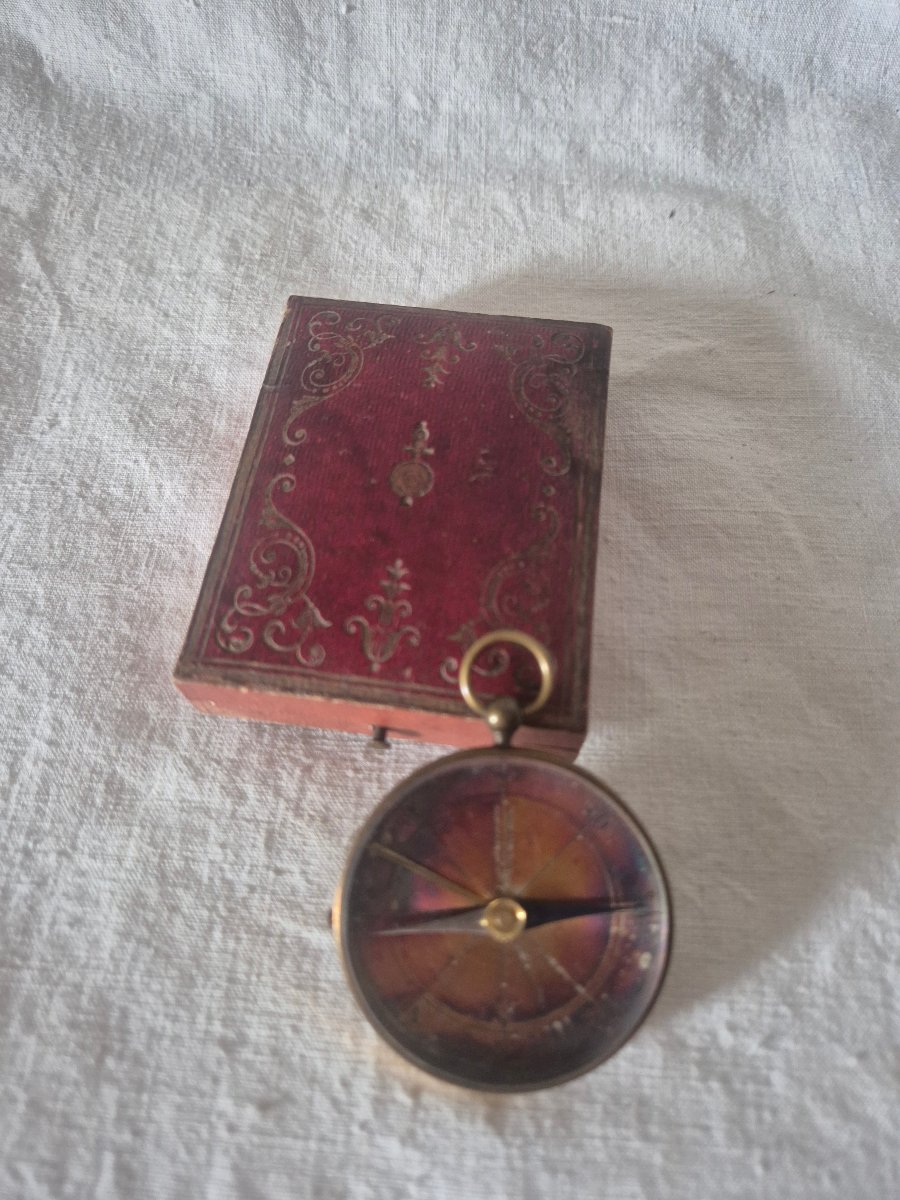 Early 19th-century Pocket Compass In A Red Leather Case -photo-3