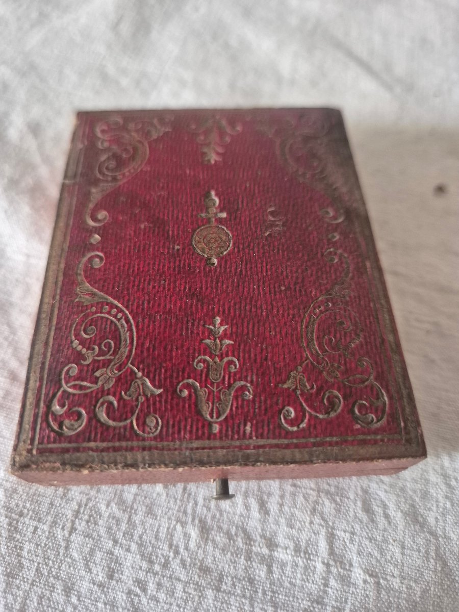 Early 19th-century Pocket Compass In A Red Leather Case -photo-4