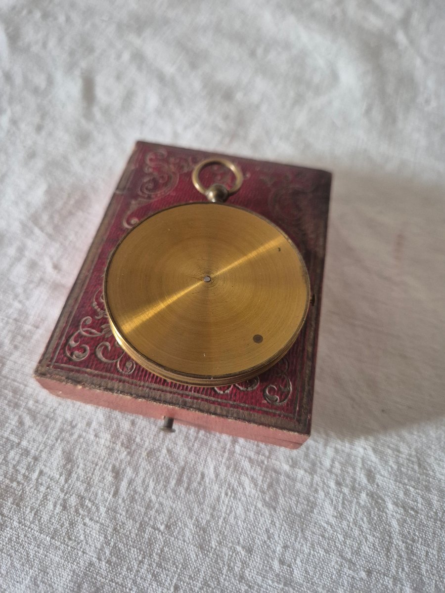Early 19th-century Pocket Compass In A Red Leather Case -photo-2