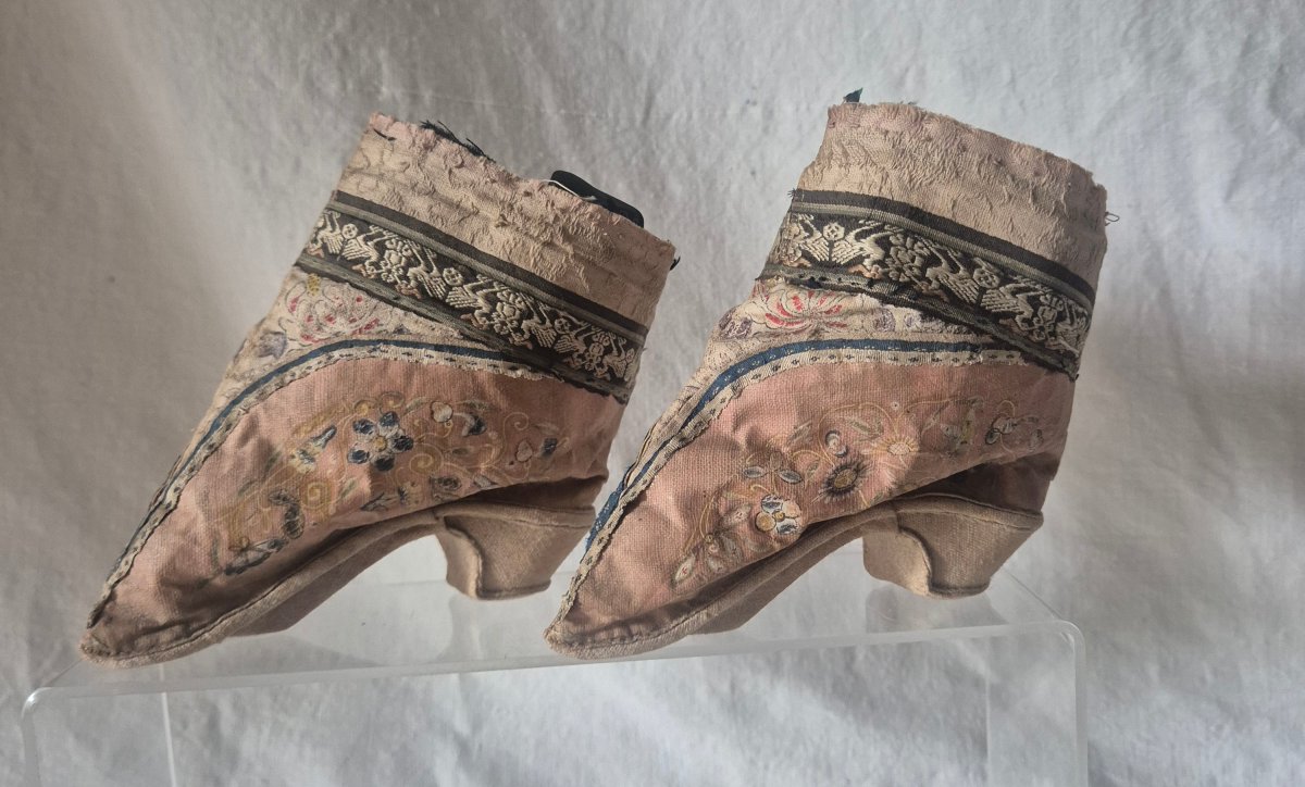 Pair Of Chinese Fabric Shoes For Bound Feet-photo-1
