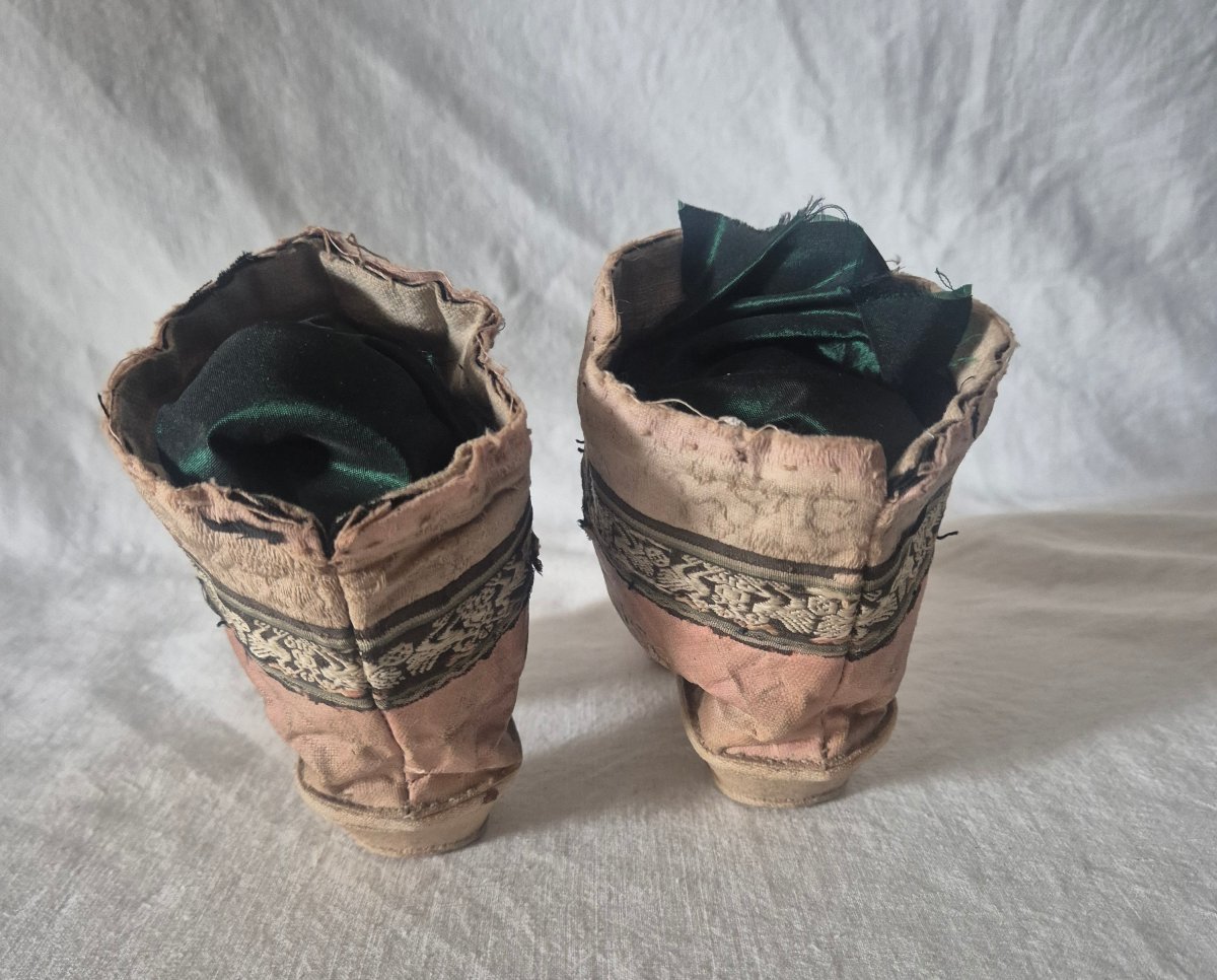 Pair Of Chinese Fabric Shoes For Bound Feet-photo-2