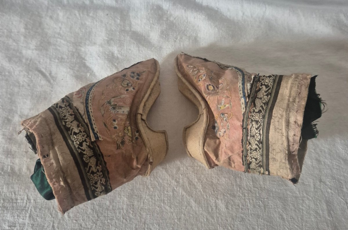 Pair Of Chinese Fabric Shoes For Bound Feet-photo-3
