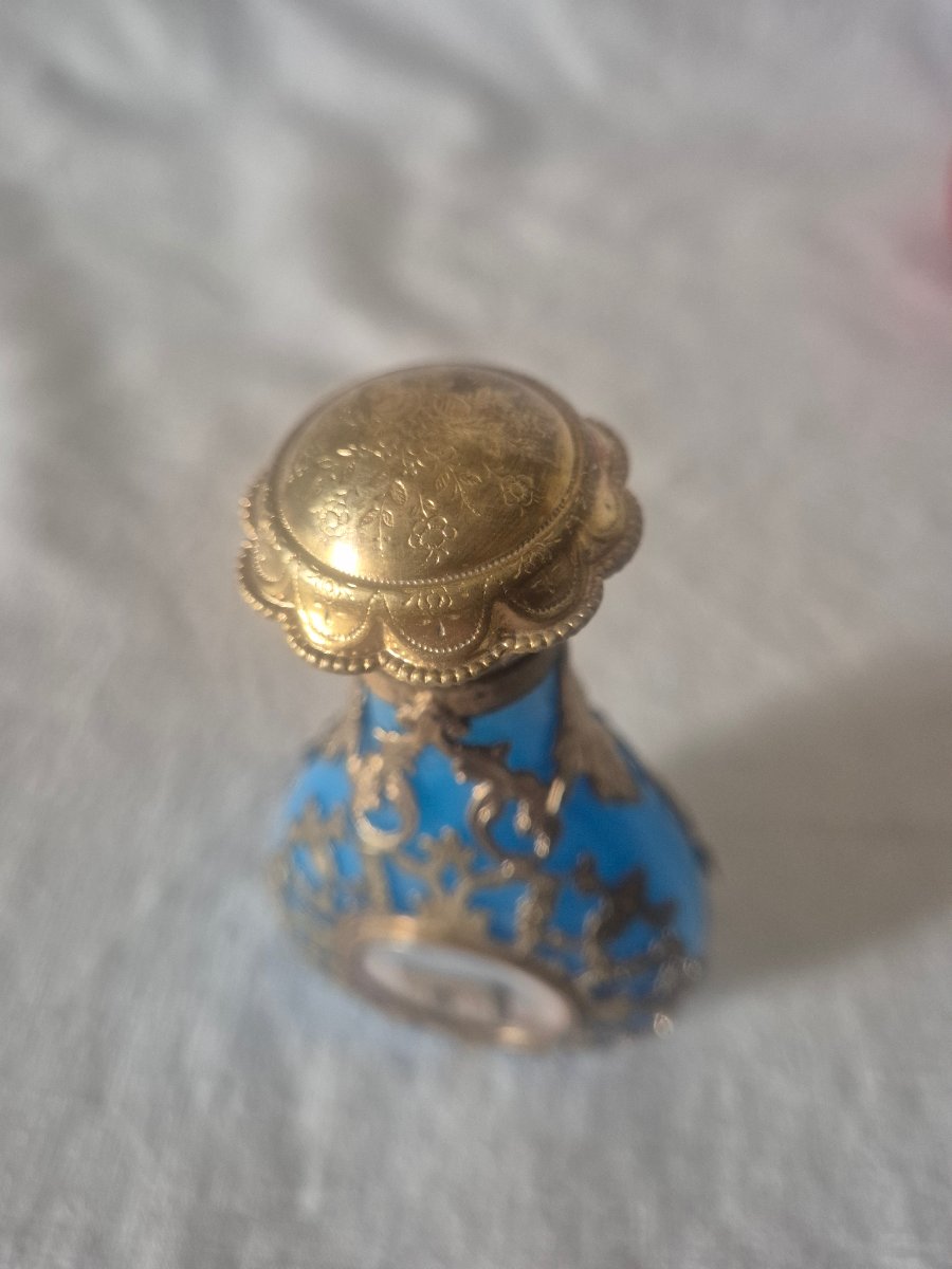 Flacon opaline bleue et résille en bronze pomponne doré Napoléon III -photo-4