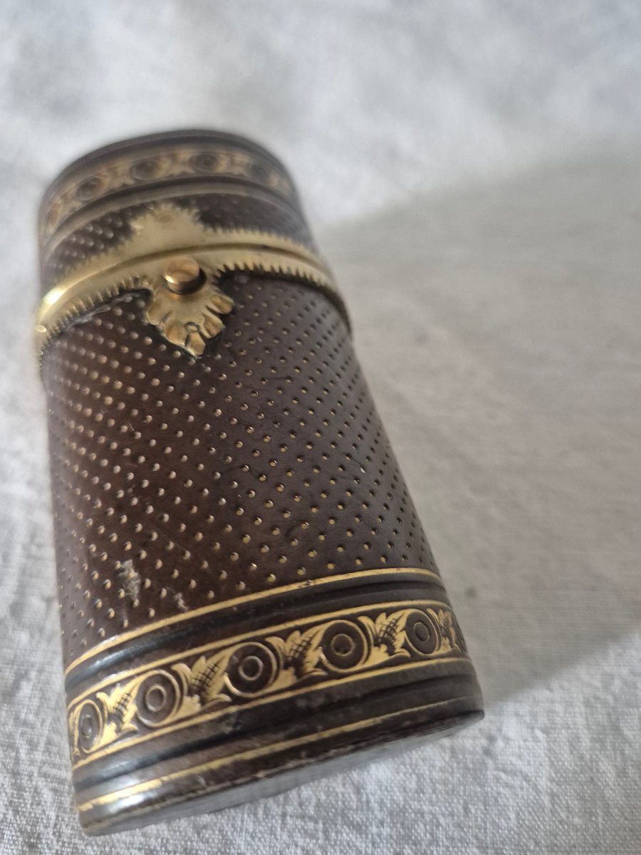 Etui en cuir dorures au fer à l'usage à définir début XIXème siècle -photo-4