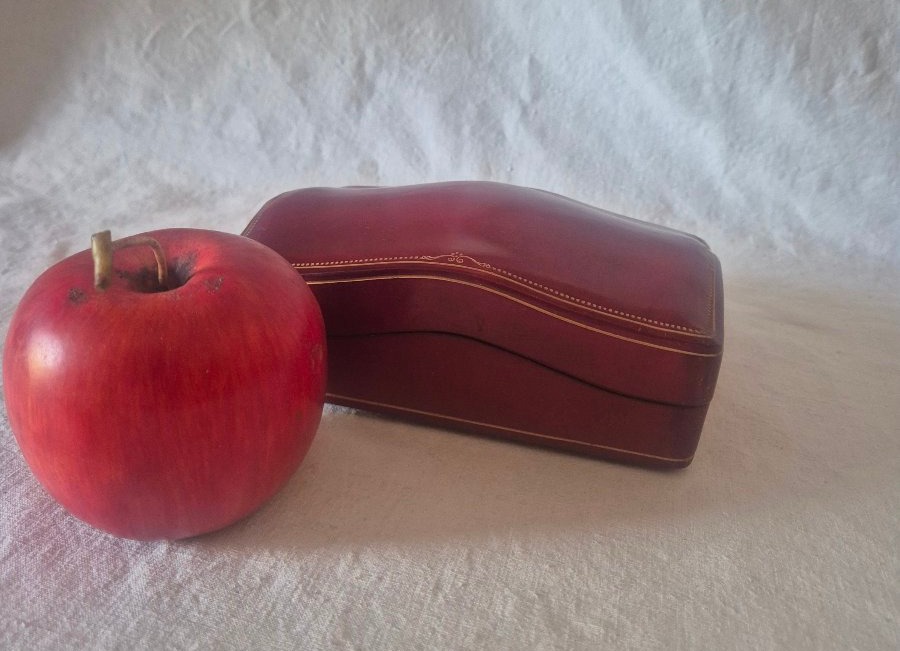 Coffret  en cuir rouge bordeaux et dorures au fer de Florence,  Italie -photo-2