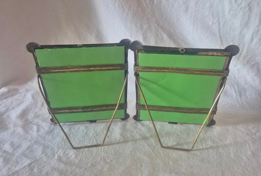 Pair Of Oval-shaped Exposed Brass Picture Frames In An Early 20th-century Renaissance Style -photo-2