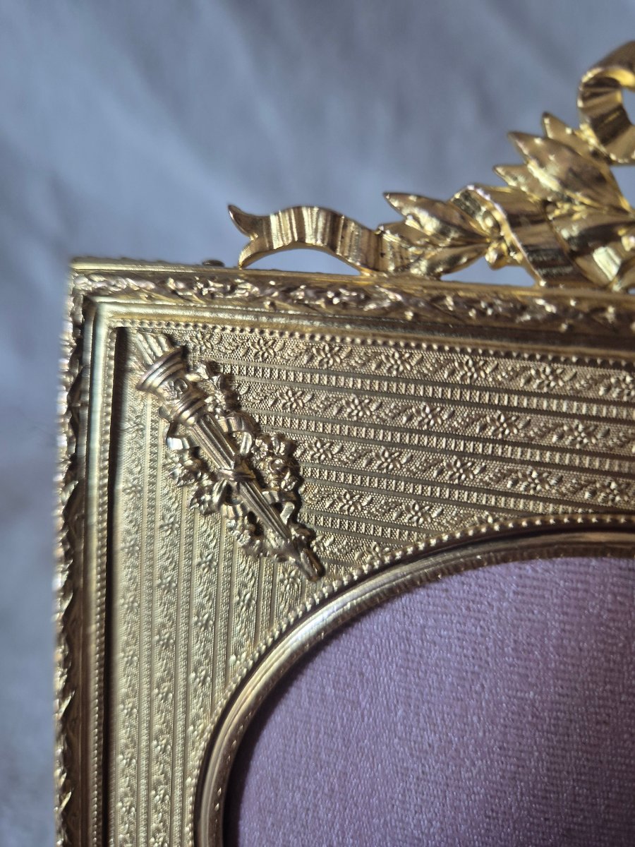 19th-century Gilded Bronze Square Frame With A Round Opening And Gilded Bronze Mat -photo-3