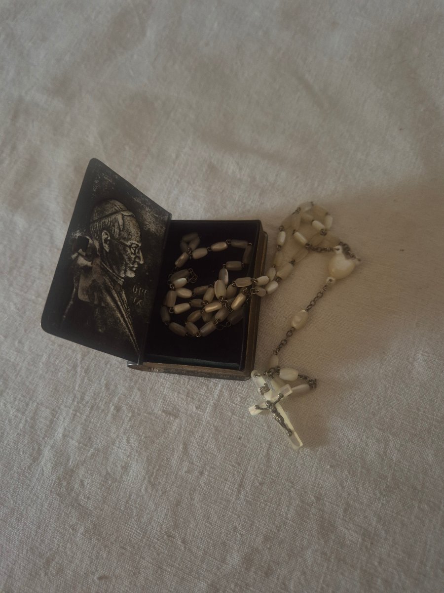 Rosary Holder With A Book-shaped Rosary Depicting Pius XI.-photo-3