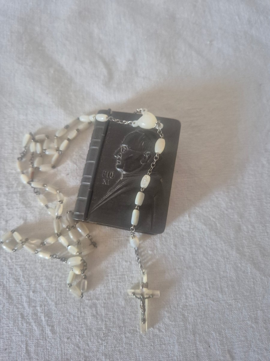 Rosary Holder With A Book-shaped Rosary Depicting Pius XI.-photo-2