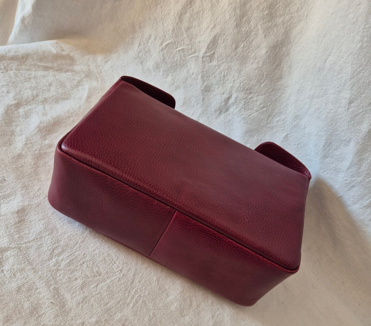 Cartier "must" Toiletry Bag In Bordeaux Leather With Trinity Ring Motif, Circa 1990-photo-1