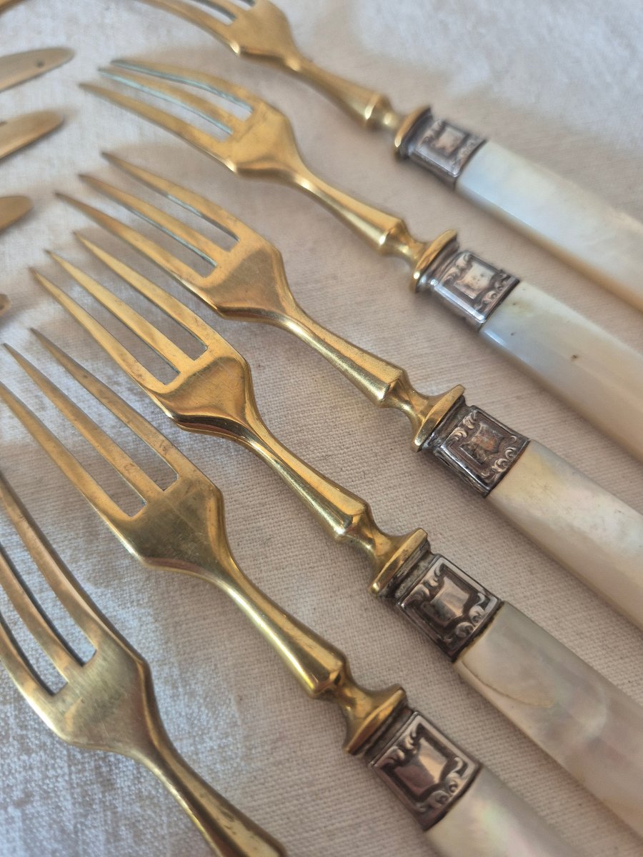 A Set Of Six Knives And Six Forks Made Of Mother-of-pearl, Silver, And Gilded Metal. -photo-3