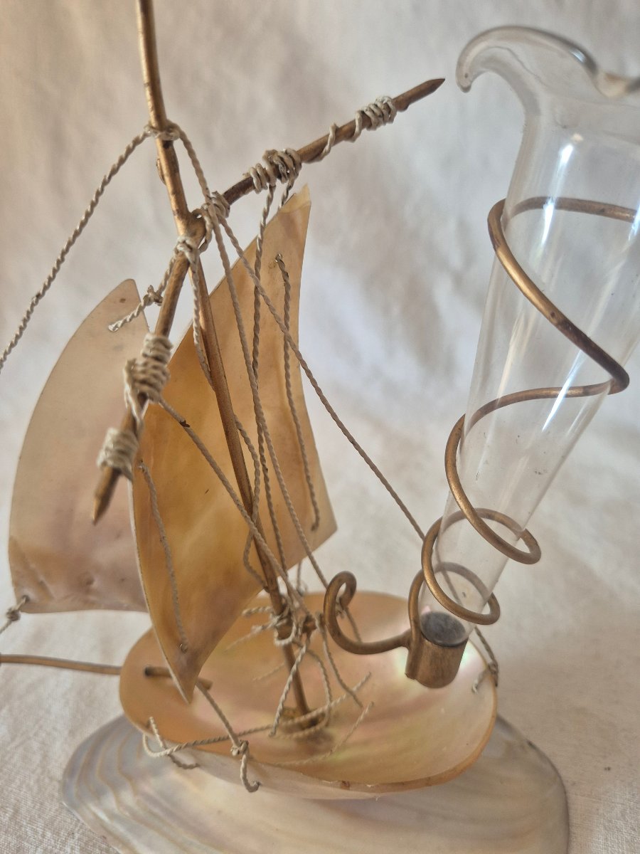 Porte montre vase voilier en nacre vers 1900-photo-3