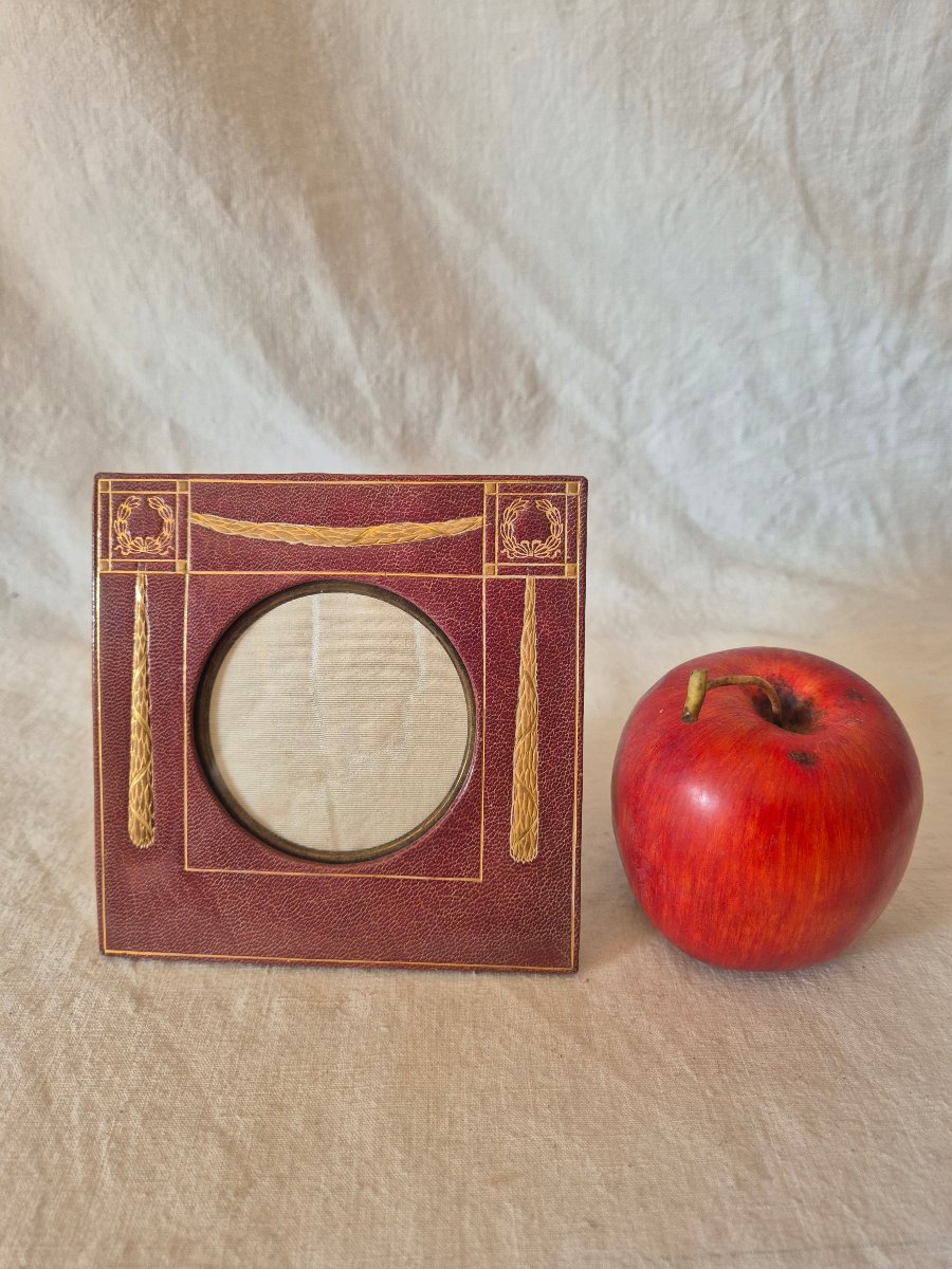 Square Photo Frame In Pink Embossed Leather With Gold-embossed Empire-style Decoration By Williams & Co., London-photo-2