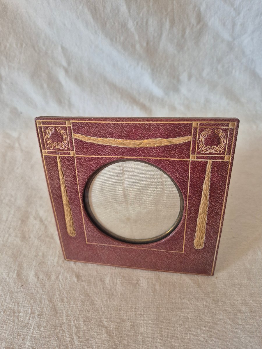 Square Photo Frame In Pink Embossed Leather With Gold-embossed Empire-style Decoration By Williams & Co., London-photo-3