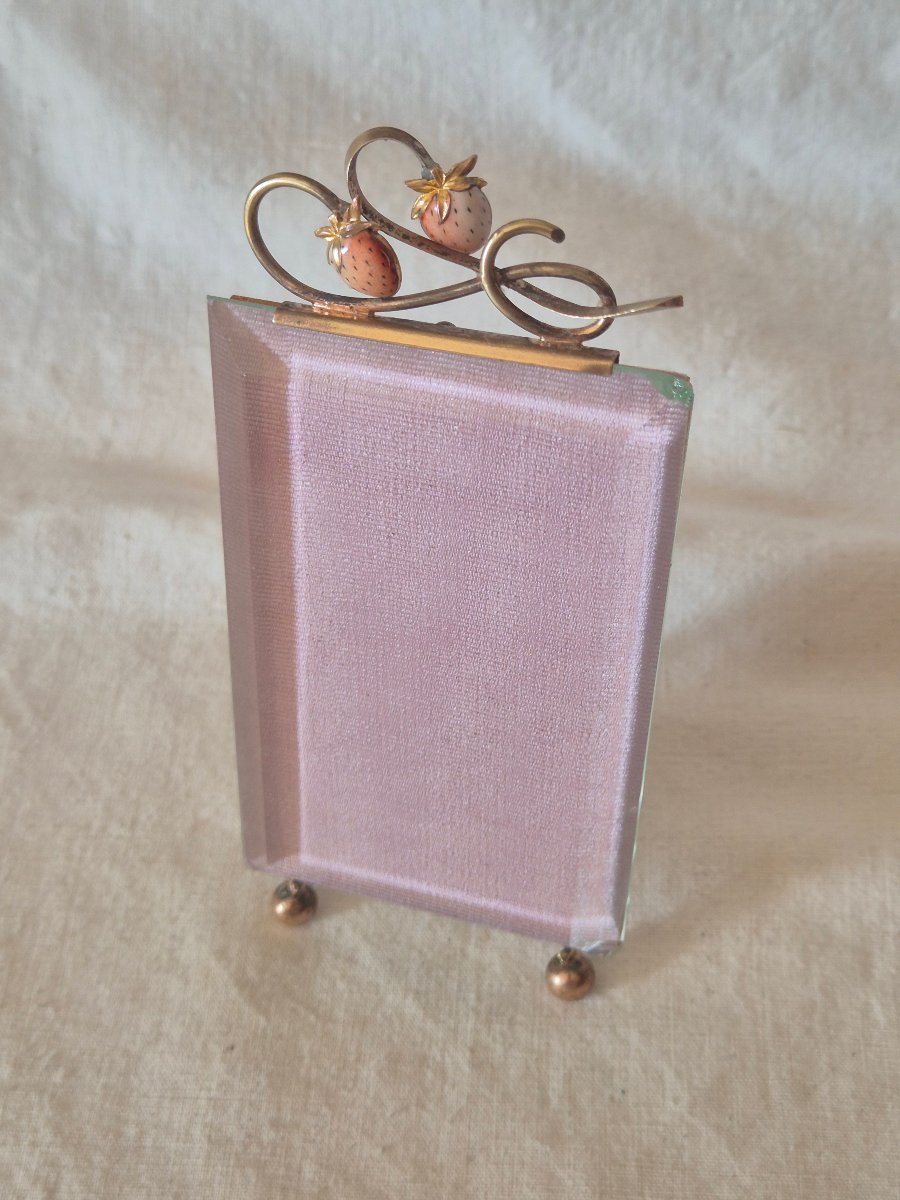 Late 19th-century Photo Frame With Enameled Strawberry Decoration And Beveled Glass -photo-2