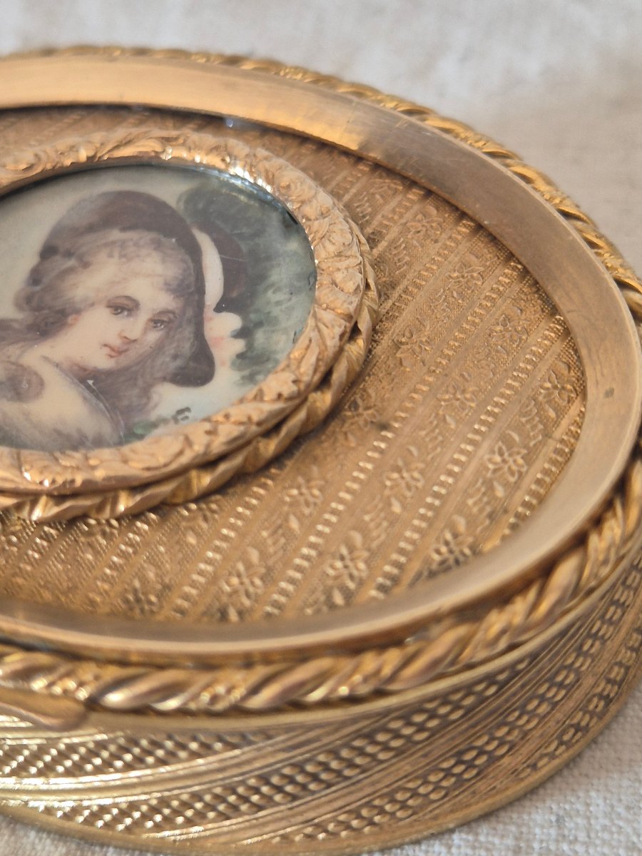 Oval-shaped Gilded Bronze Case With A Miniature Of Marie Antoinette From The Second Empire -photo-4