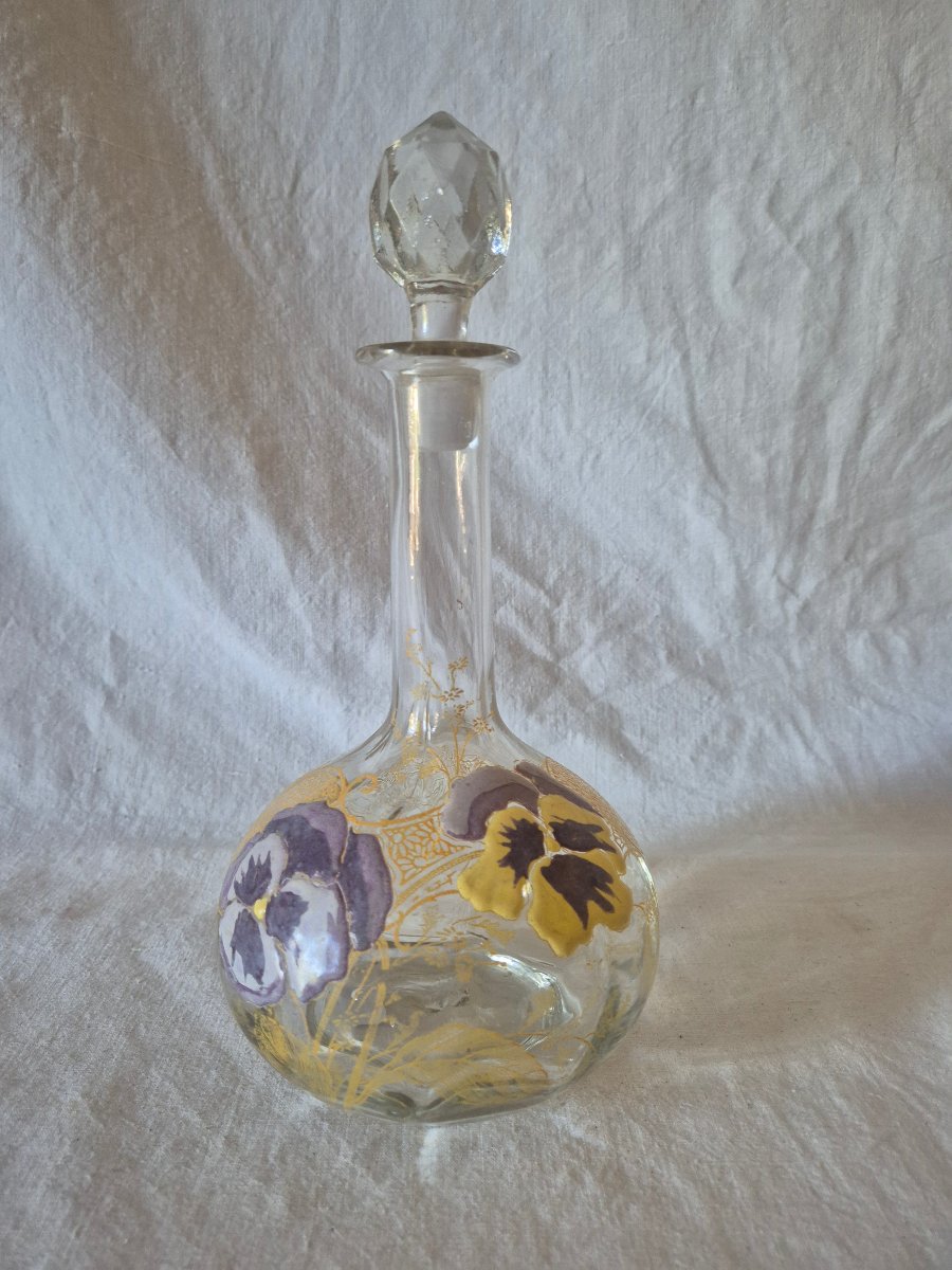 Carafon en verre clair et décors de pensées émaillées vers 1900
