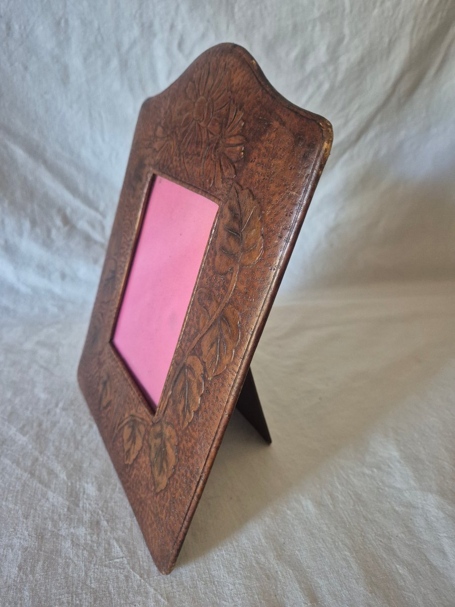 Art Nouveau-era Cordoba-style Embossed Fawn Leather Photo Frame, Postcard Size -photo-2