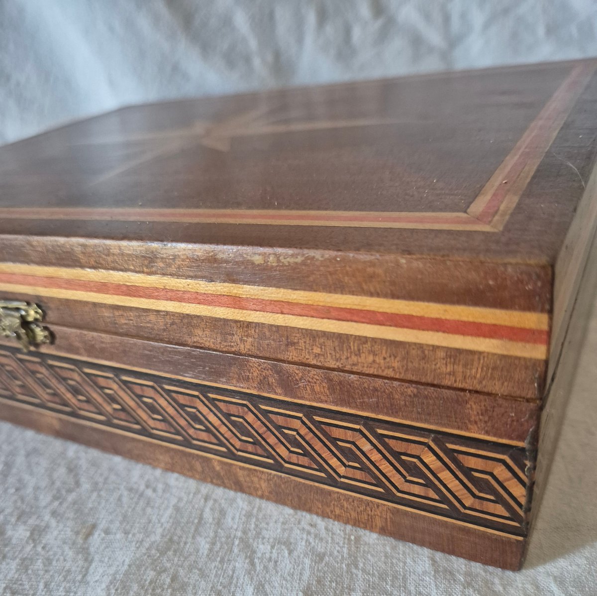 Coffret en bois de marqueterie à la rose des vents-photo-1