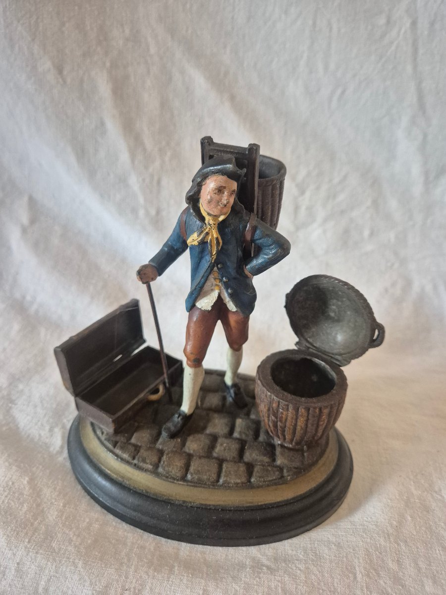 A Desk Stand That Serves As Both An Inkwell And A Heat Source -photo-3