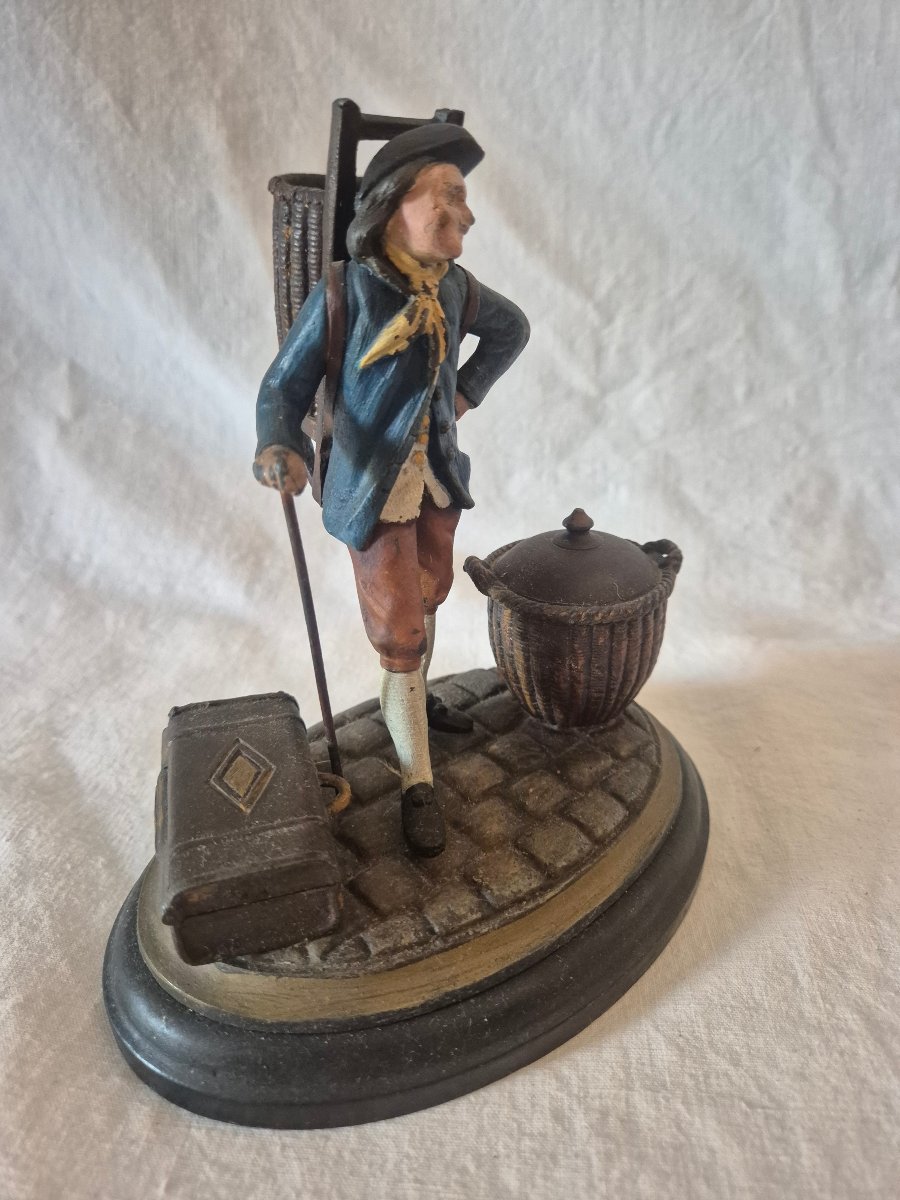 A Desk Stand That Serves As Both An Inkwell And A Heat Source -photo-6