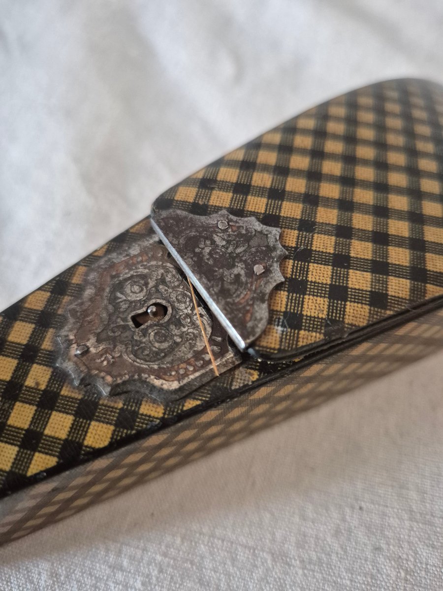 Étui de couture pour ciseaux dans un tartan jaune et noir,  Mauchline, Ecosse XIXème siècle -photo-3