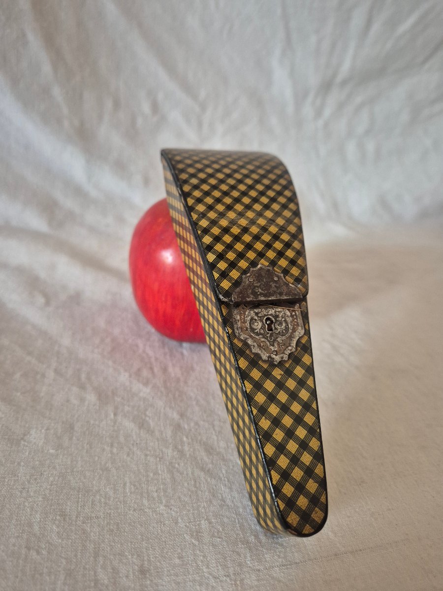 Étui de couture pour ciseaux dans un tartan jaune et noir,  Mauchline, Ecosse XIXème siècle -photo-3