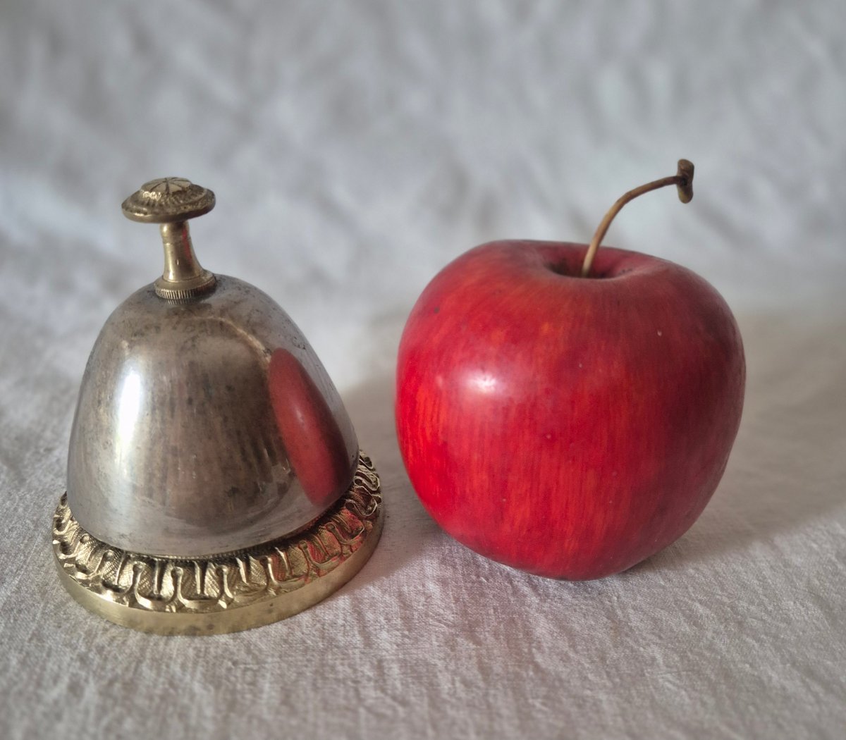 Bronze Counter Bell With A Trumpeting Chime -photo-2