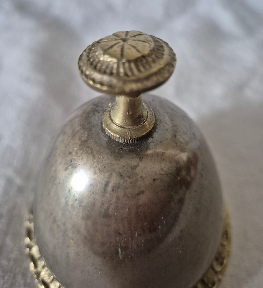 Bronze Counter Bell With A Trumpeting Chime -photo-2
