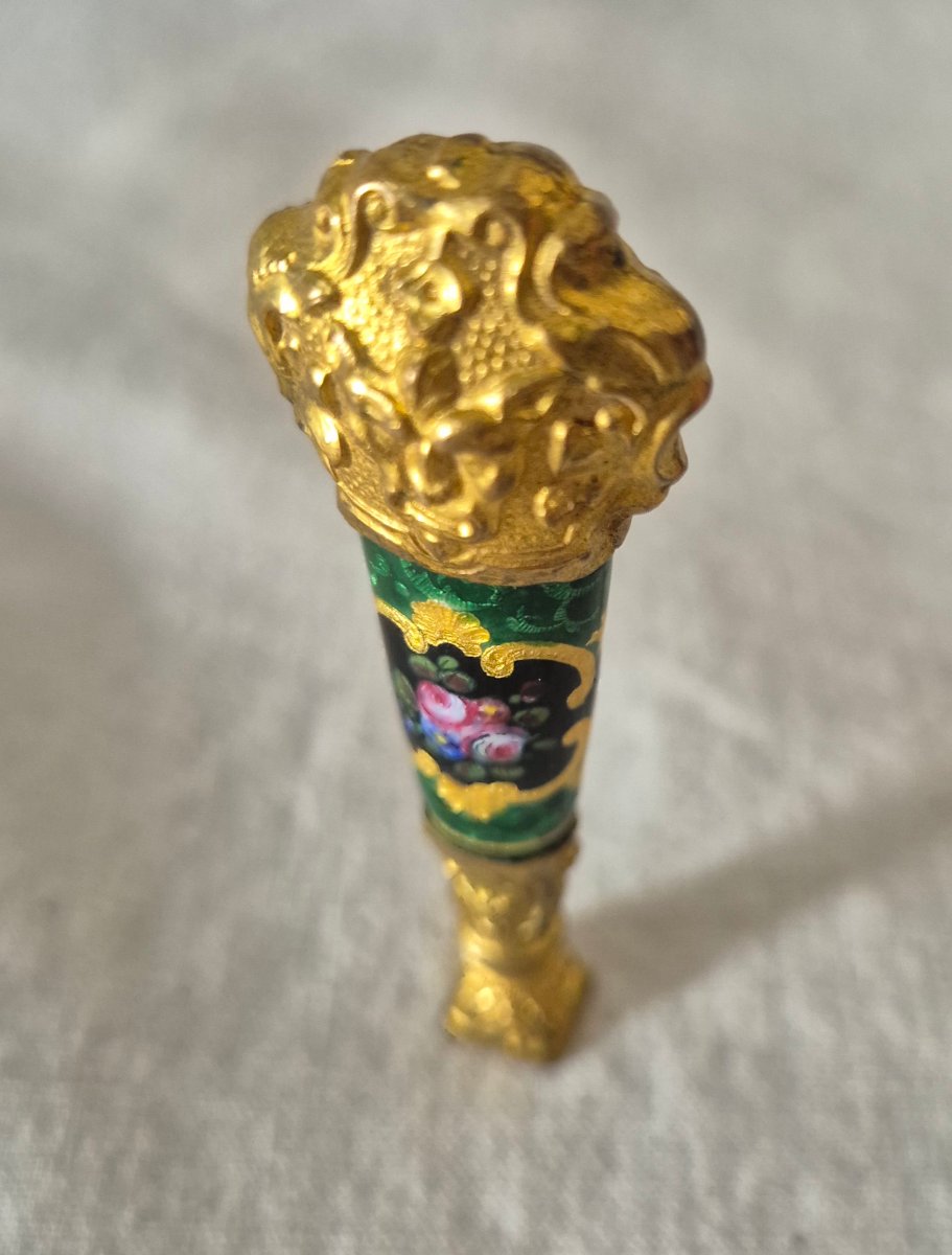 A Bressan Enamel Seal With A Gilded Pompon From The Early 19th Century -photo-1