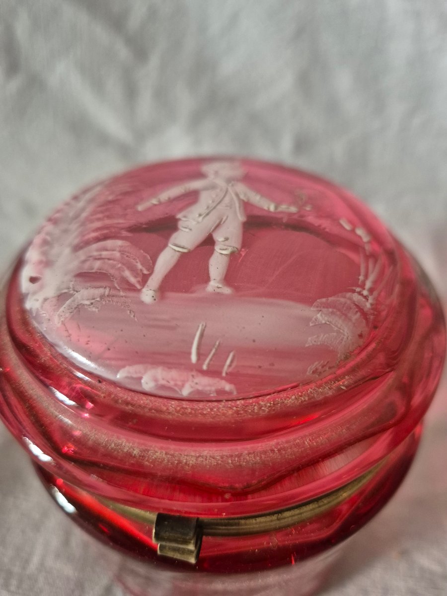 Boîte bonbonnière en verre rouge émaillé "Mary Gregory" du XIXème siècle -photo-2