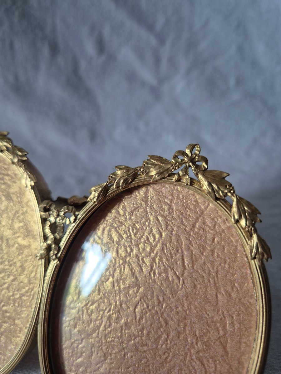 Second Empire Gilt-bronze Oval Diptych Frame With Original Convex Glass Panels -photo-2